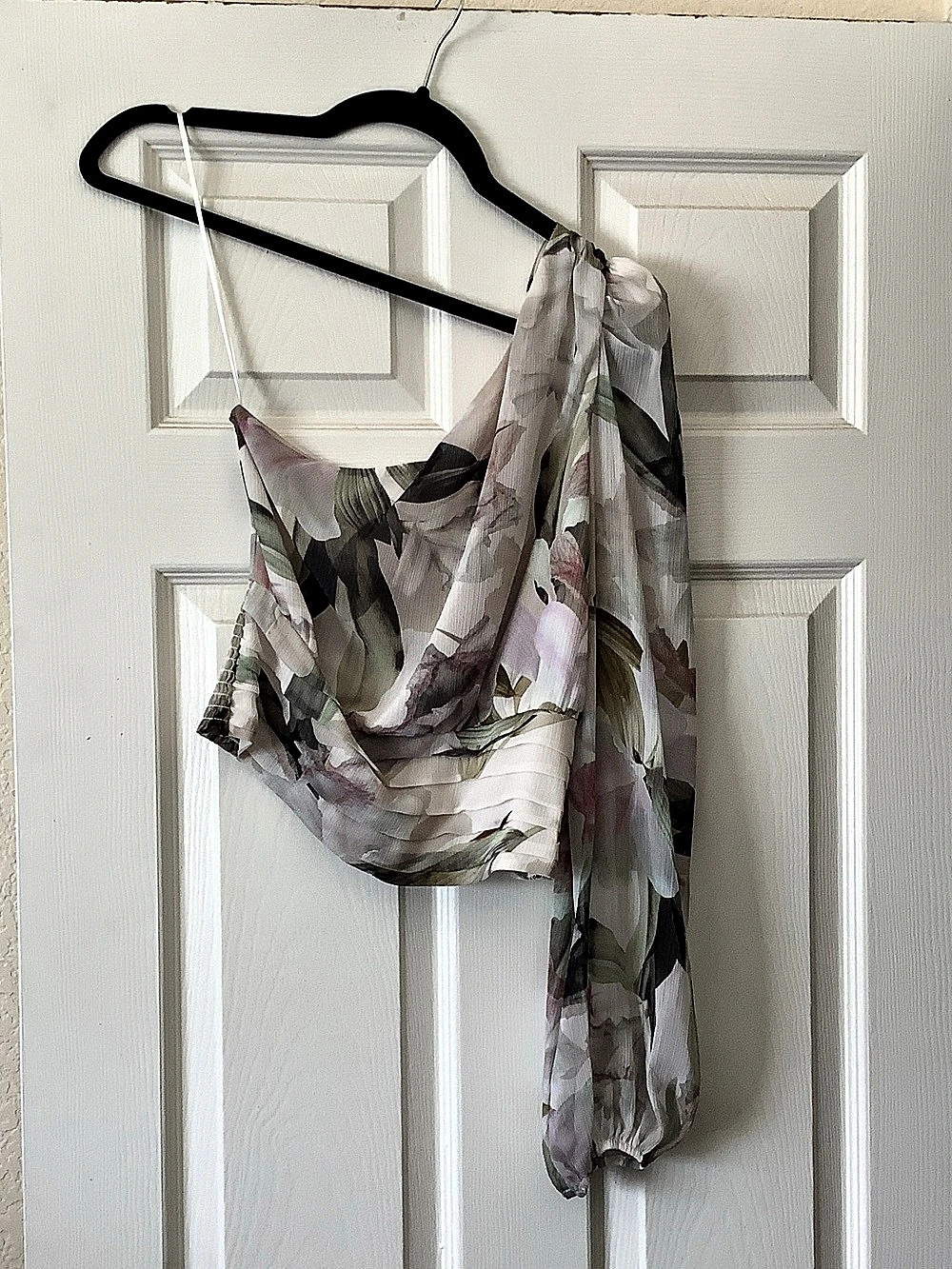 Floral Camisole in Gray & Pink Like New